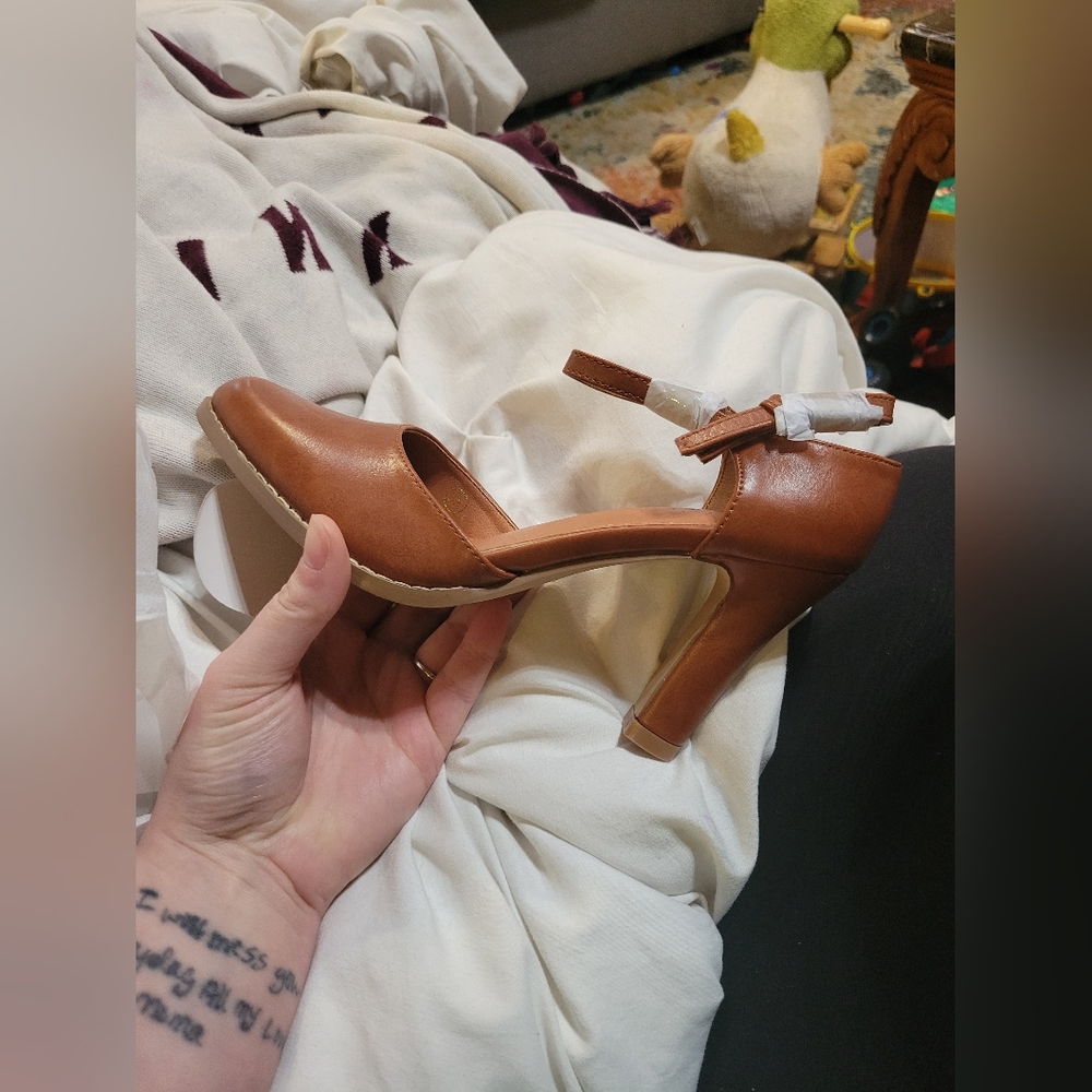 Elegant Brown Women's Heels Brand New - Picture 7 of 7
